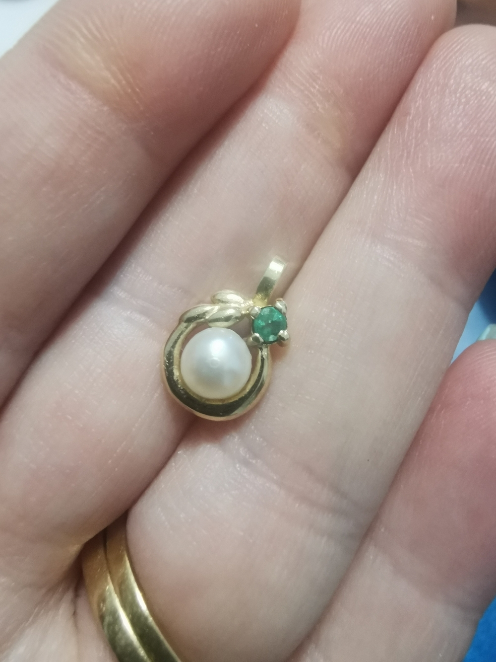 10k Gold Pearl and Emerald Pendant